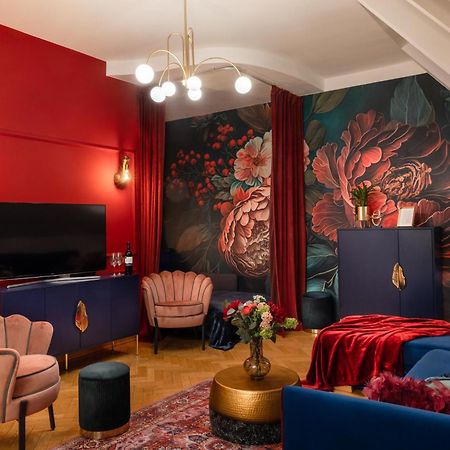 Decadent Art Deco Balcony Apartment In Old Town Praag Buitenkant foto