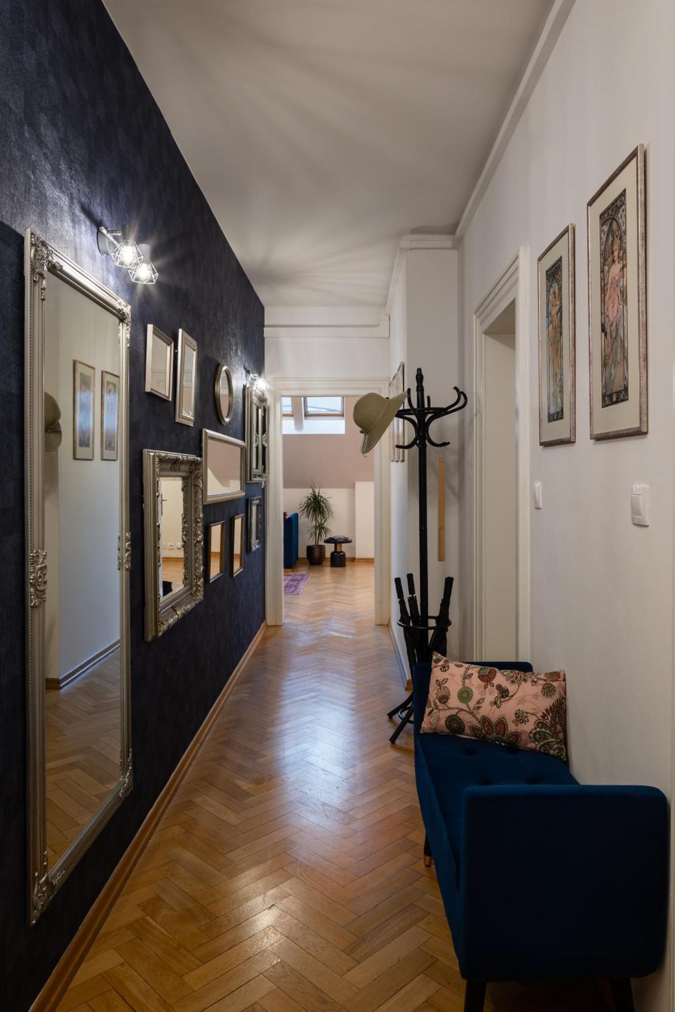 Decadent Art Deco Balcony Apartment In Old Town Praag Buitenkant foto
