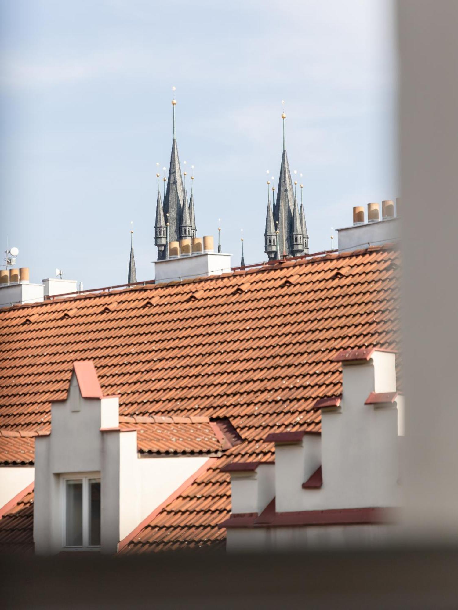 Decadent Art Deco Balcony Apartment In Old Town Praag Buitenkant foto