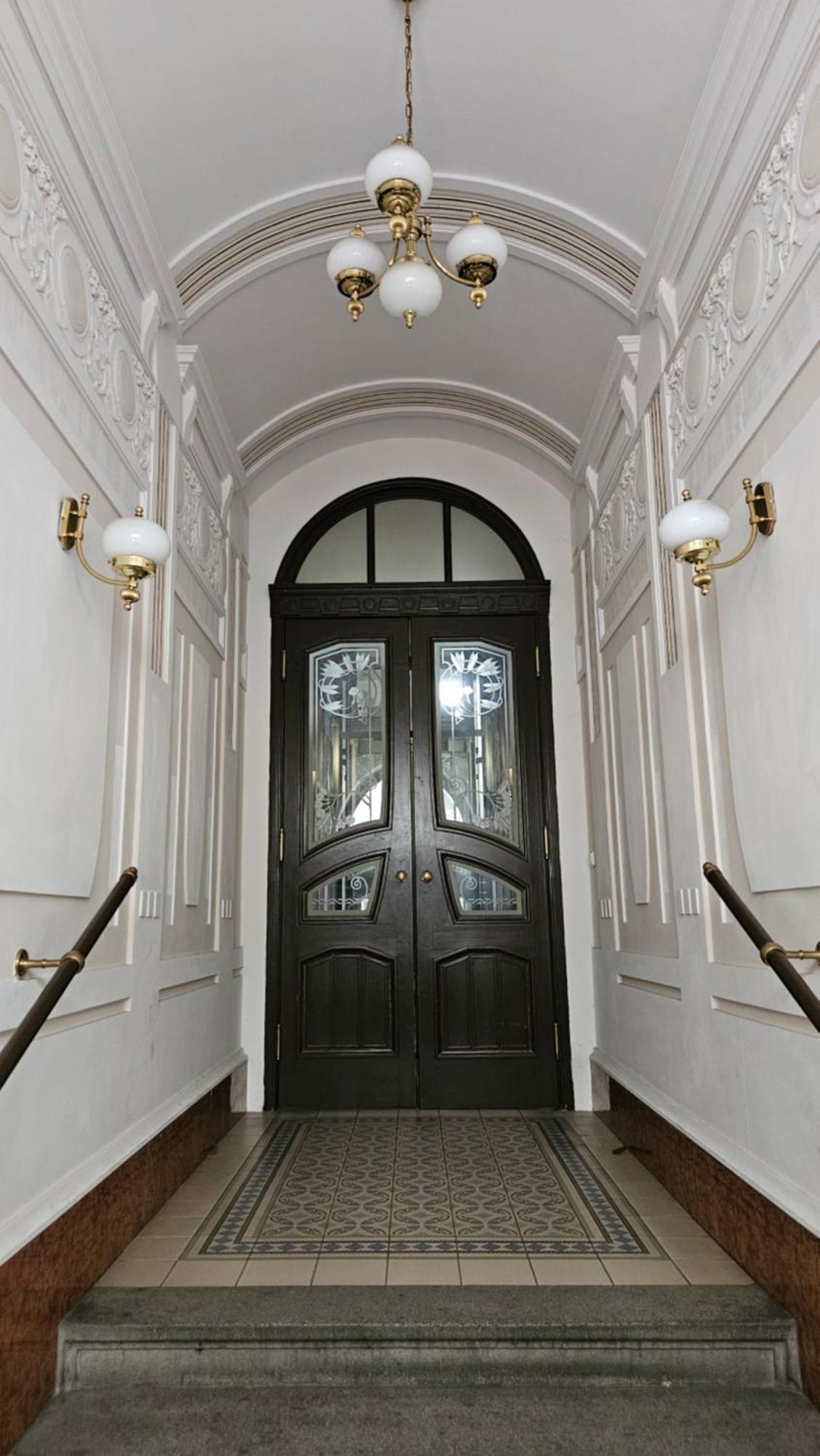 Decadent Art Deco Balcony Apartment In Old Town Praag Buitenkant foto